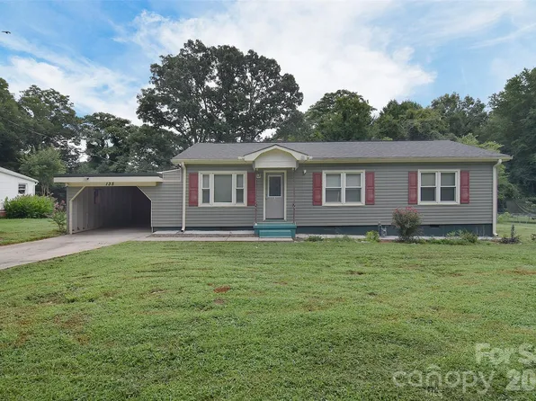 135 Oak Grove Rd, Statesville, NC 28677