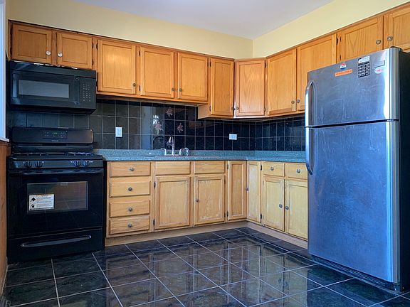 4th image of 9374 Noel Ave APT B