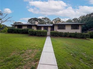 2688 Abington Dr, Snellville, GA 30078