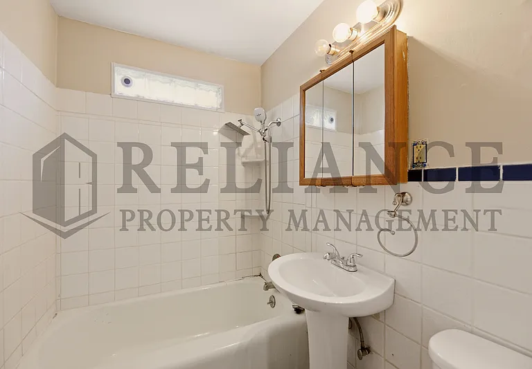 4421 S Oak Ave — Photo 9
