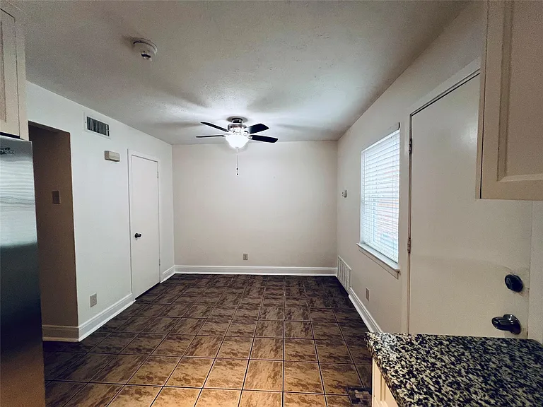 5538 Holly St #311 — Photo 8