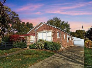 7260 Colonial St, Dearborn Heights, MI 48127