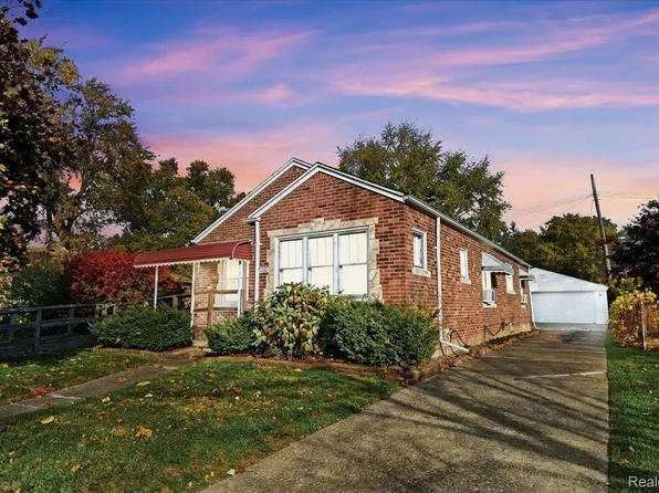 7260 Colonial St, Dearborn Heights, MI 48127
