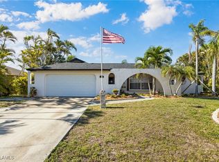 919 SE 34th Ter, Cape Coral, FL 33904