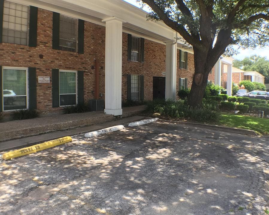 1st image of 5343 Richmond Ave #20