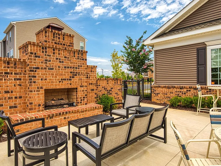 Valor Apartment Homes — Photo 31