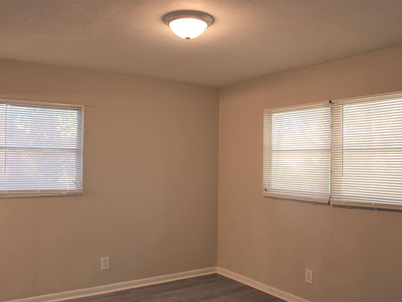 2nd image of 3849 Harbor View Dr