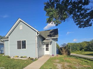 407 S West St, Bloomfield, IA 52537