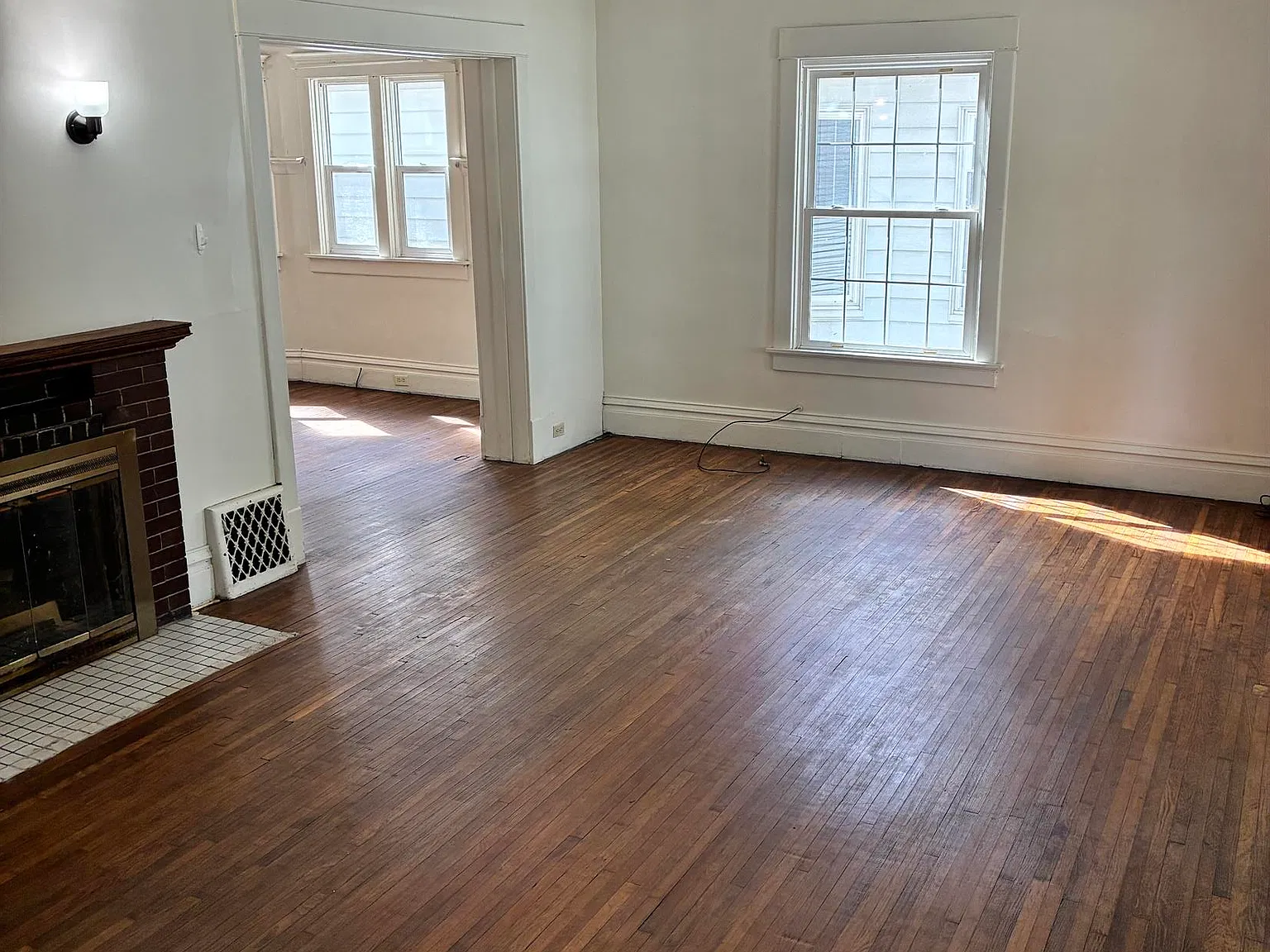 1706 W Callender Ave — Photo 2