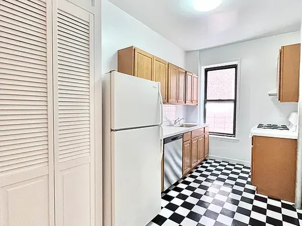 422 61st Street image 1 of 6