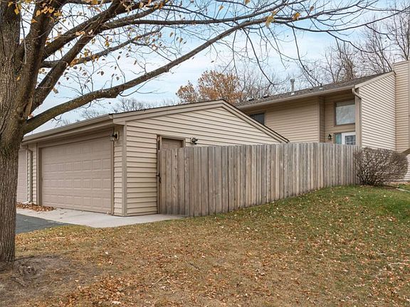 3rd image of 6341 Alderwood Plz