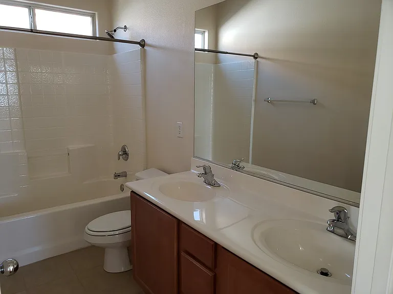 8904 Nautilus Vista Ct — Photo 13