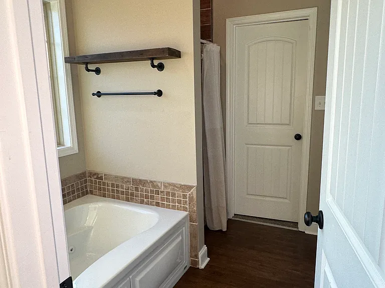 1124 Eagles View Dr — Photo 17