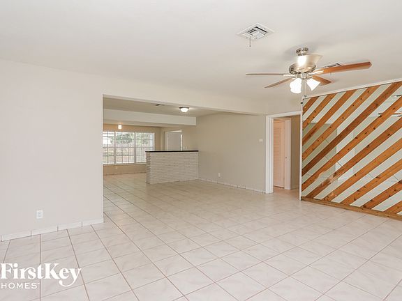 2nd image of 532 W Dayton Cir