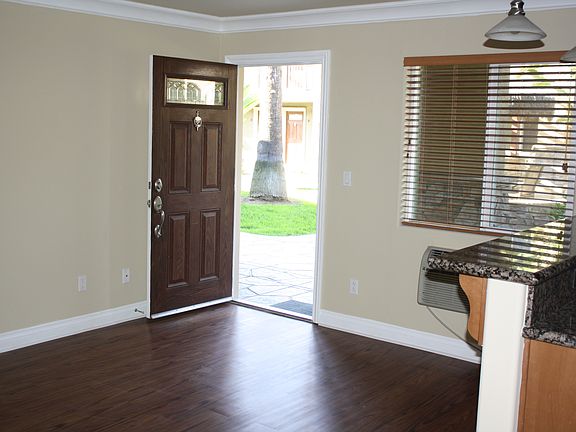 2nd image of 800 N Mollison Ave Unit 18
