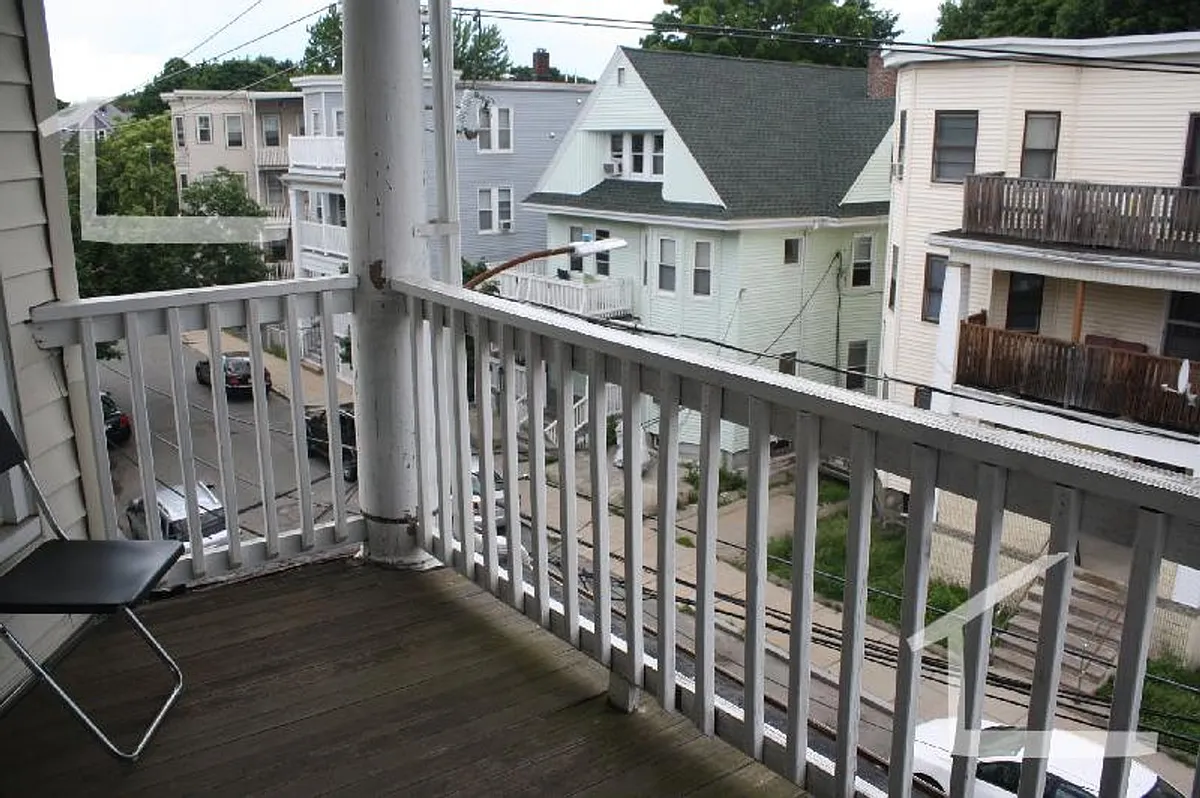 Building Photo - 86A Easton St #A3