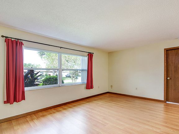 5th image of 849 Westport Dr