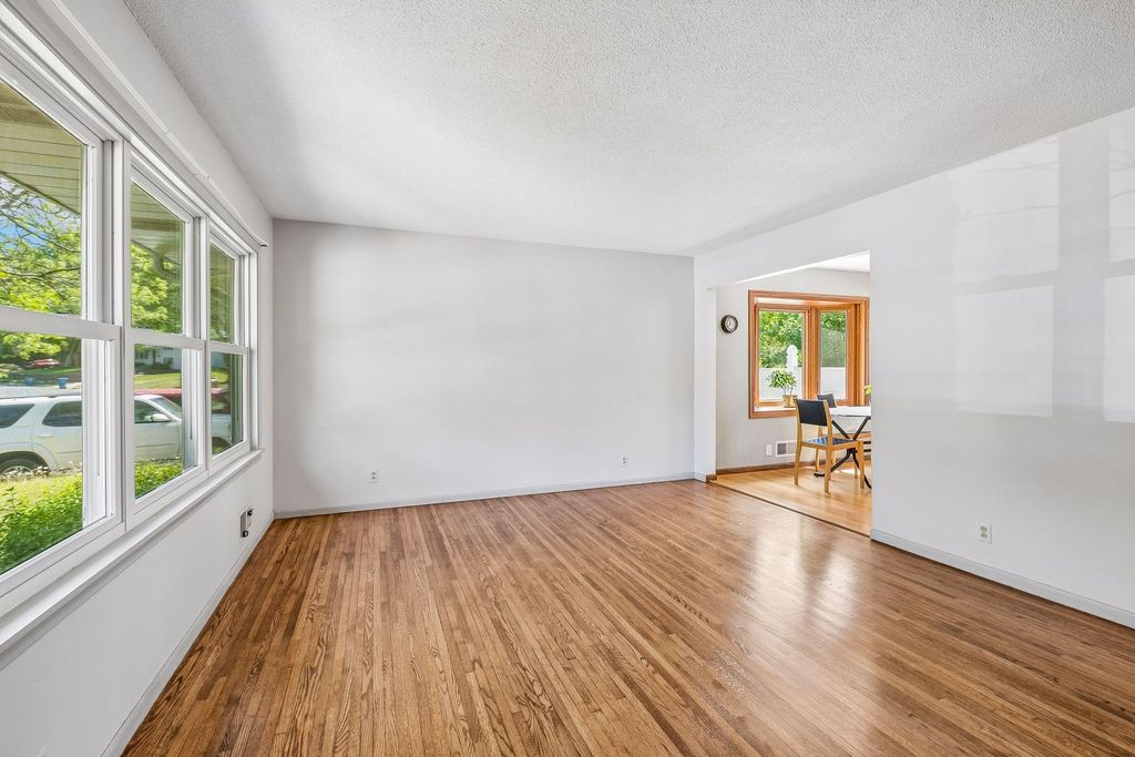2350 Wellswood Curv, Bloomington, MN - View 4