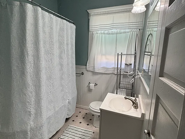 111 Highland Blvd — Photo 8
