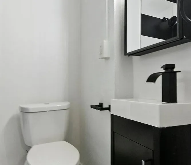 Brookmore - Premium Studio Apartment