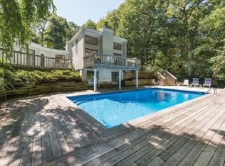 2859 Deerfield Rd, Sag Harbor, NY 11963