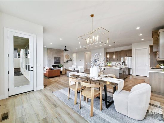 6356 S Cubola Way, Meridian, ID 83646