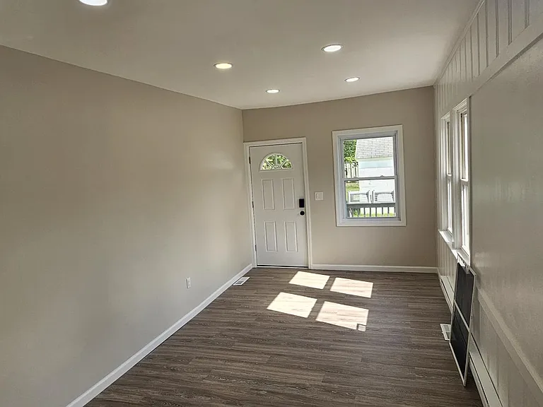 308 Pennington Ave #B — Photo 5