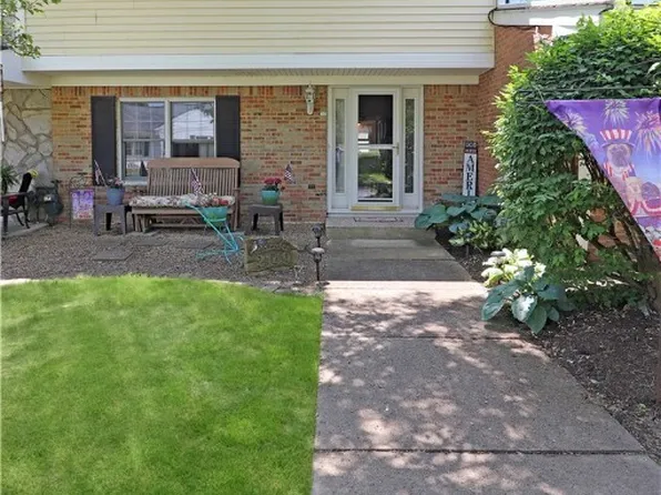 2149 Beechtree Dr #39, Uniontown, OH 44685