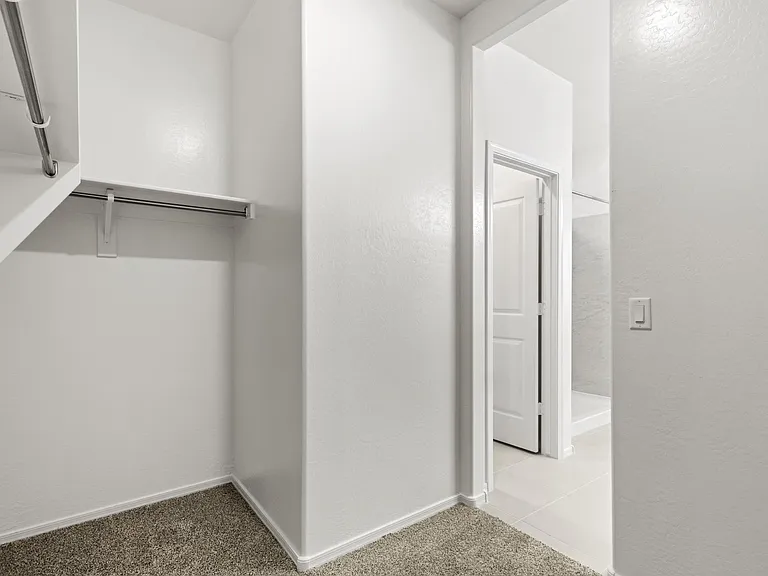 10427 W Parkway Dr — Photo 29
