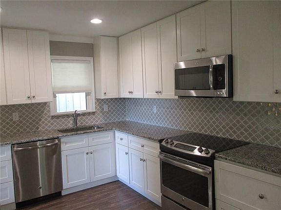 5th image of 106 Hilltop Dr
