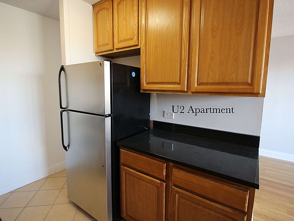 4th image of 302 10th St APT 5