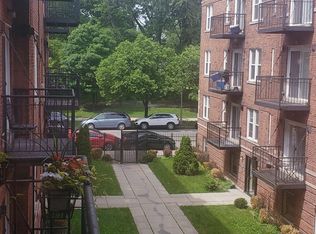 2105 E 67th St APT 207, Chicago, IL 60649