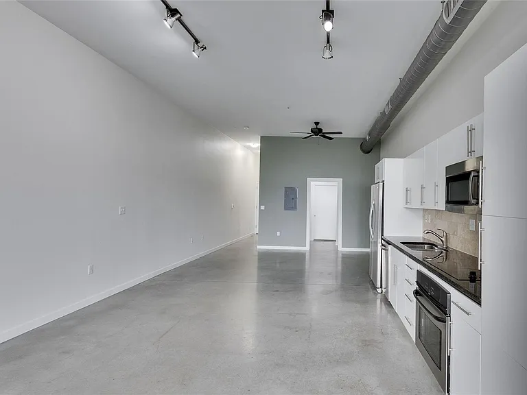 2235 E 6th St #406 — Photo 9