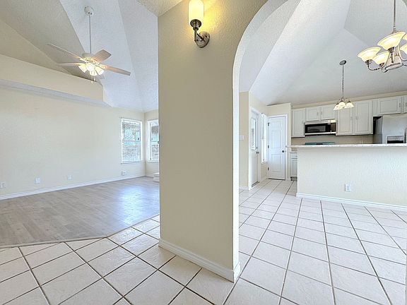 3rd image of 4625 Loma De Arena Ct