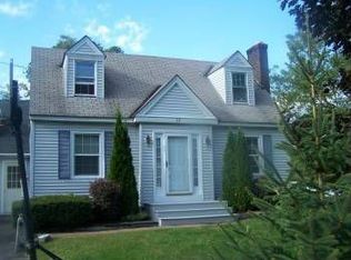 17 Hackett St, Selkirk, NY 12158