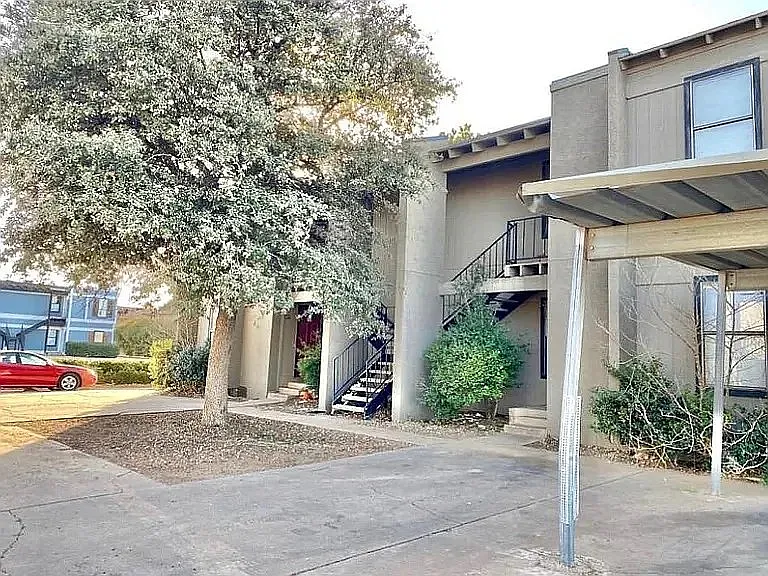 7406 Avenue X #202