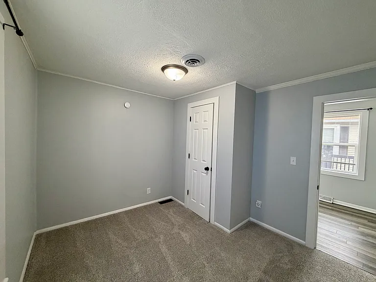 542 Camp St — Photo 7