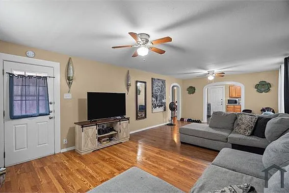 4810 Avenue K — Photo 3