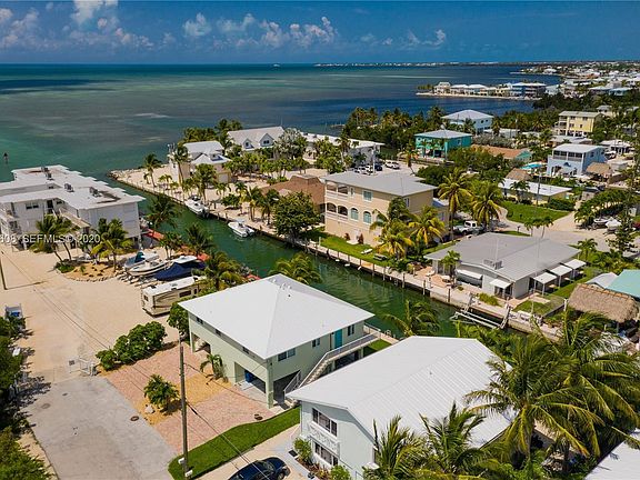 3rd image of 945 98th Ocean Street