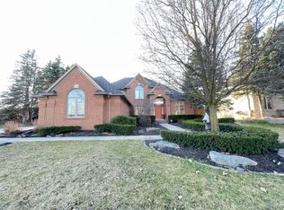 55043 Apple Ln, Utica, MI 48316