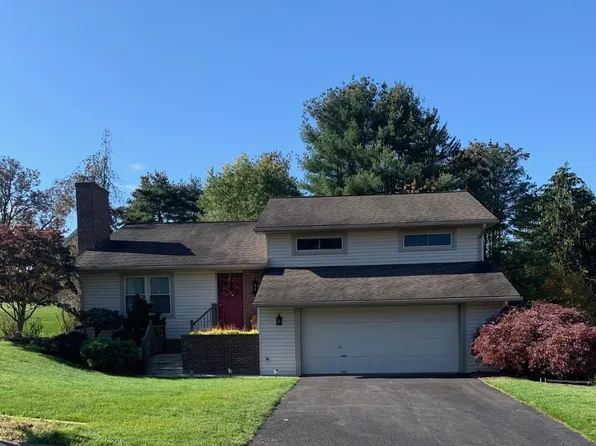 118 W Hills Dr, Williamsport, PA 17701