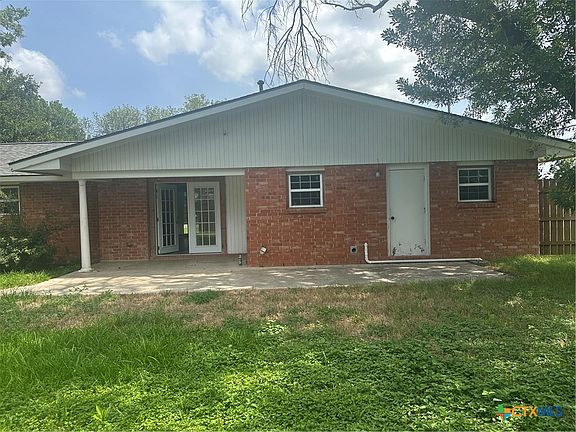 4th image of 1302 Canary Ln