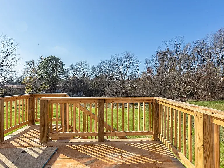 616 Lafayette Rd — Photo 16
