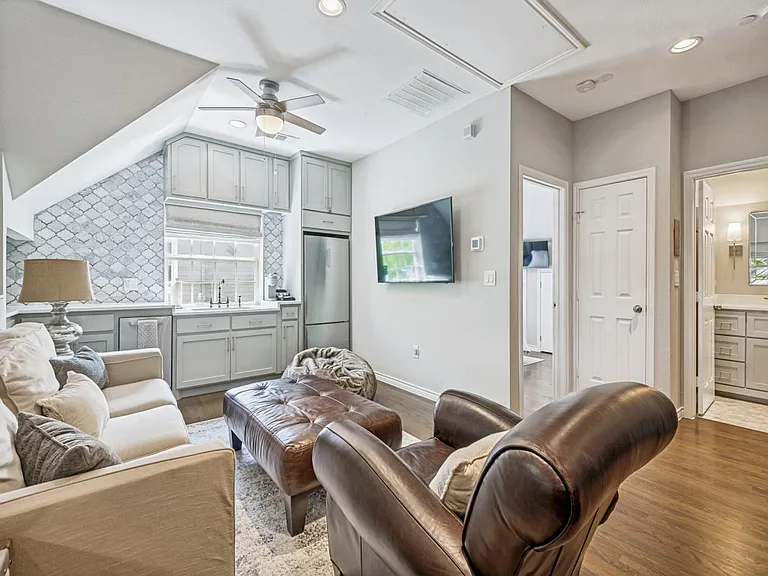 4556 Belclaire Ave — Photo 51