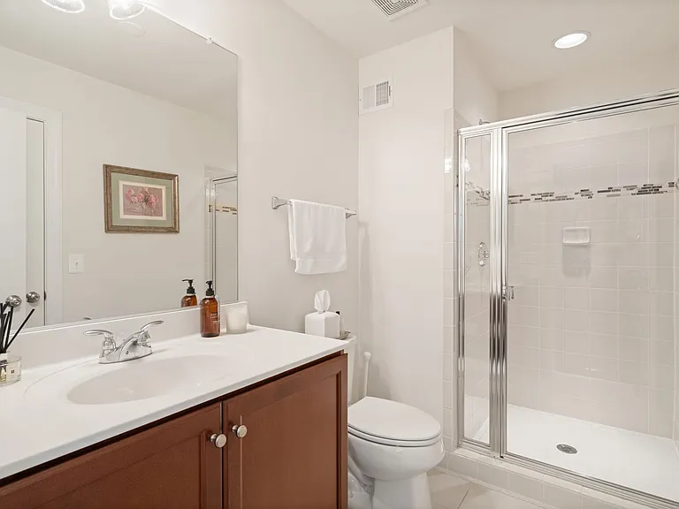 Main level full bathroom