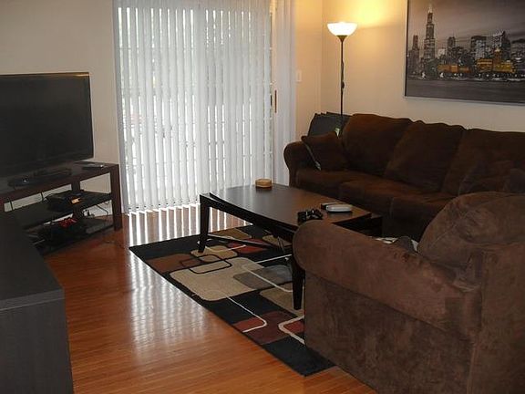 3rd image of 1611 N Windsor Dr APT 205