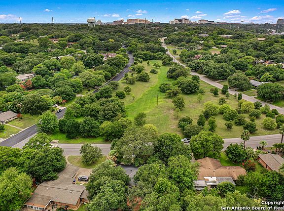 5th image of 6810 Moss Oak Dr