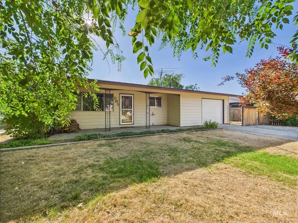 202 Sunny Ln, Emmett, ID 83617