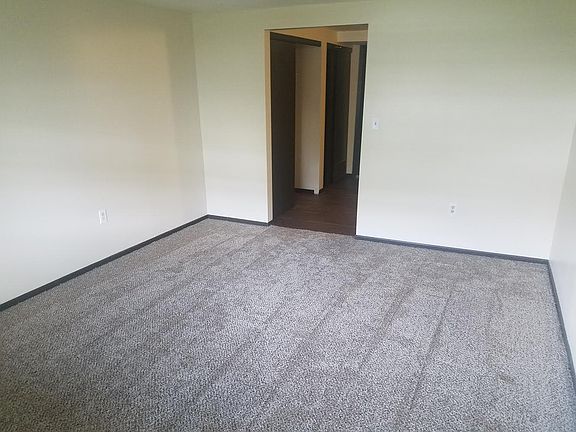 2nd image of 1696 Treetop Dr APT 5B