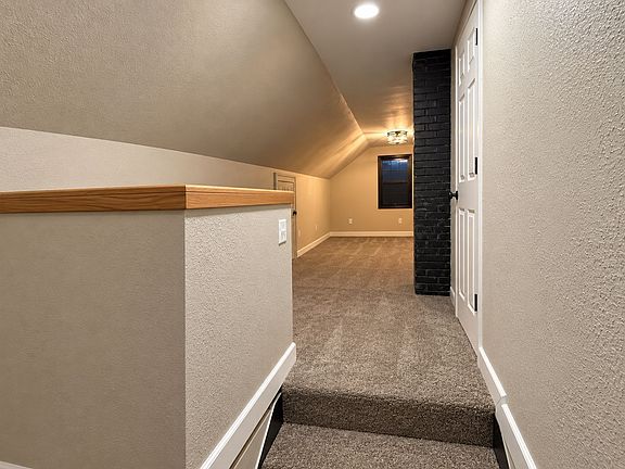 5th image of 405 Hamilton St